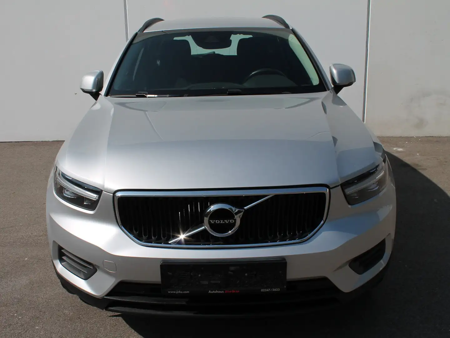 Volvo XC40 T3 Navigation! Winter-Sommerräder-Alu! Silber - 2