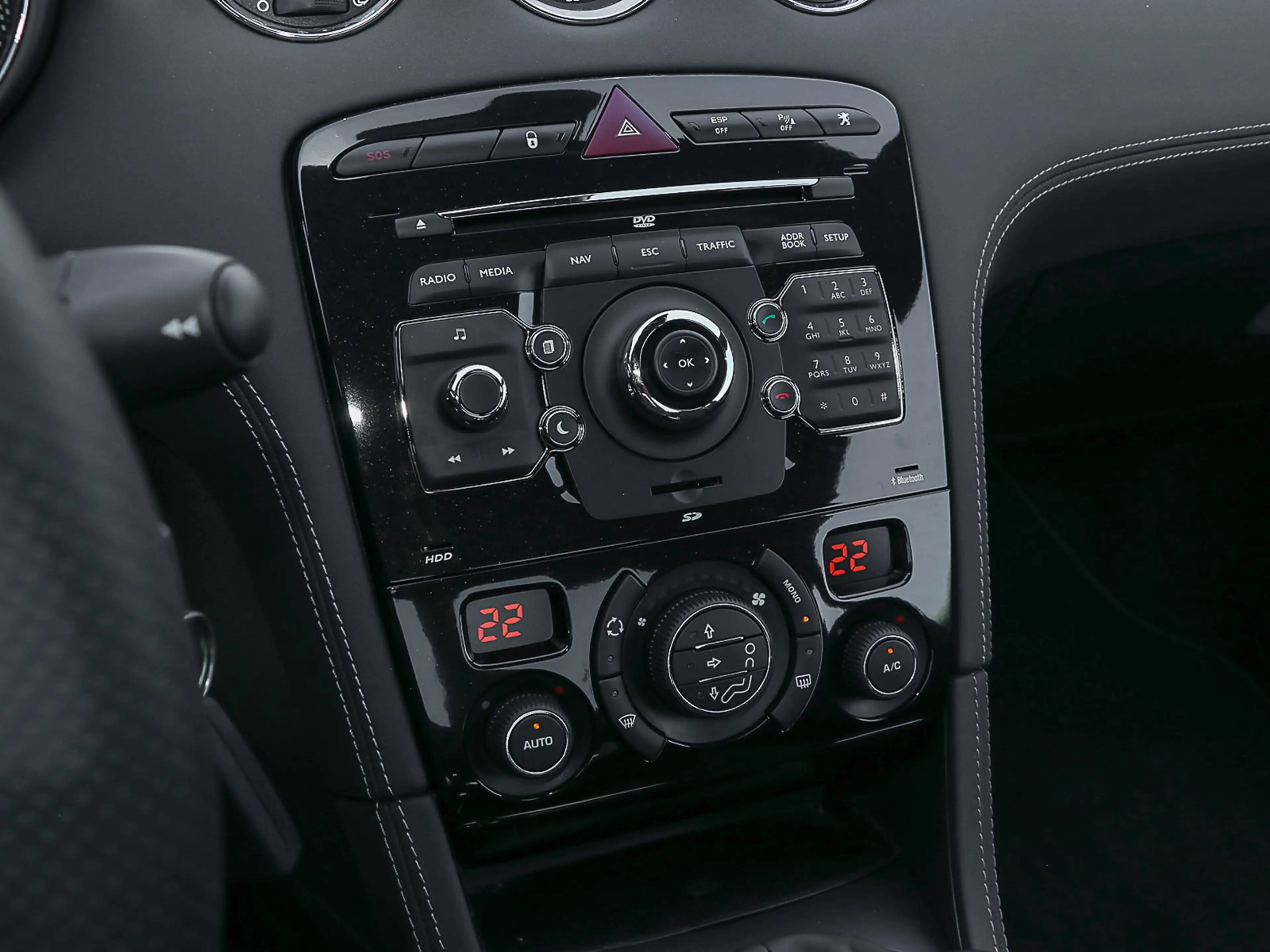 Peugeot RCZ 1.6 200 THP Leder/Navi/PDC/SHZ/2xKlima/Xenon — photo 14