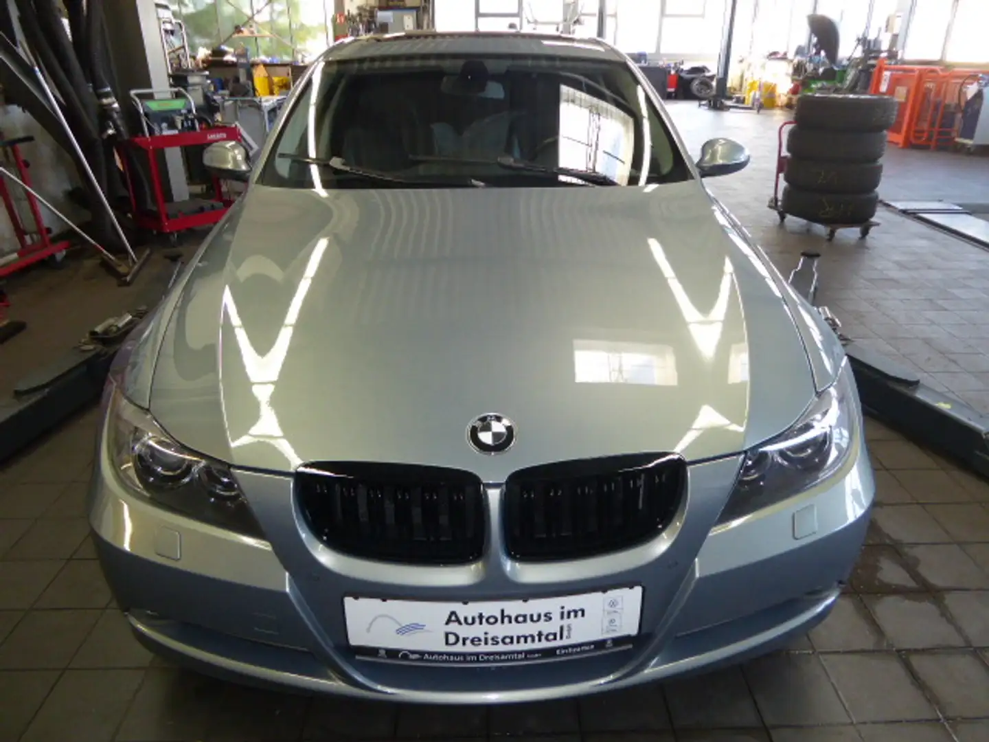 BMW 330 330i Grau - 2