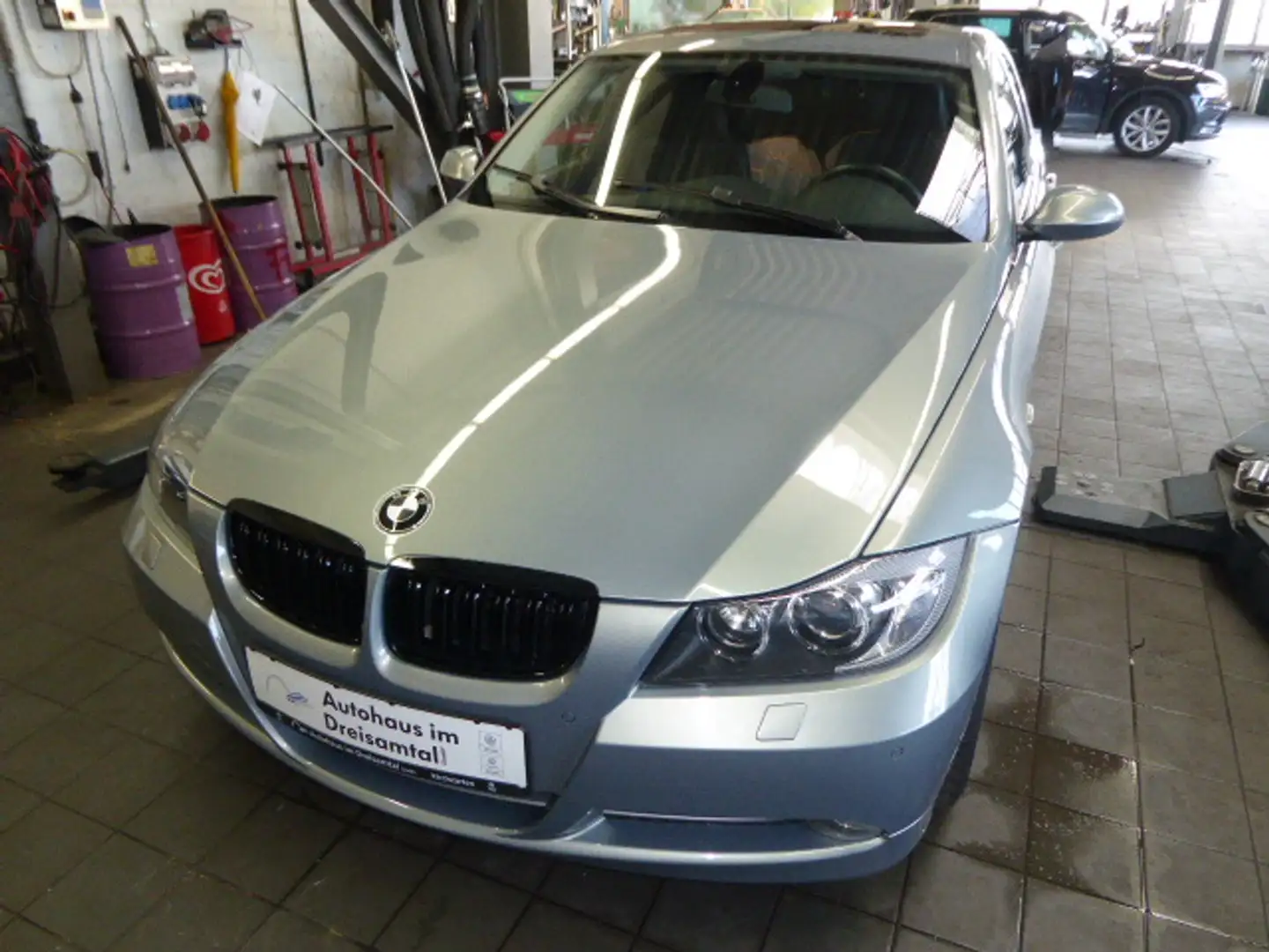 BMW 330 330i Grau - 1