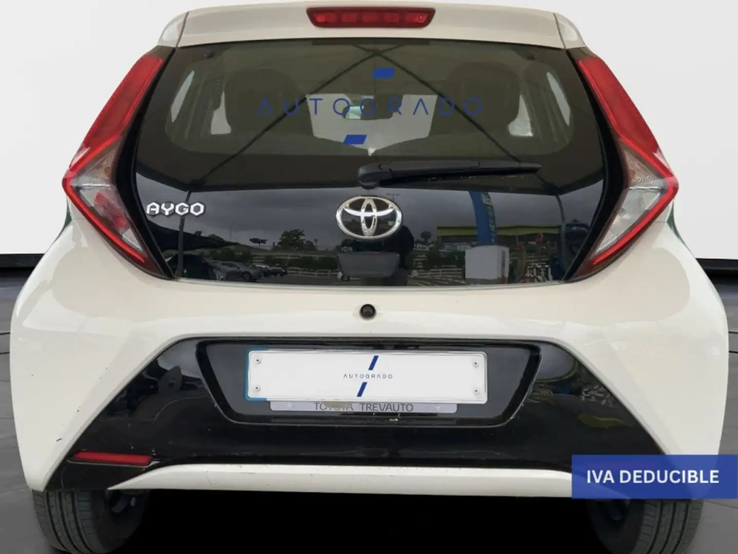Toyota Aygo 1.0 70 x-play Blanco - 2