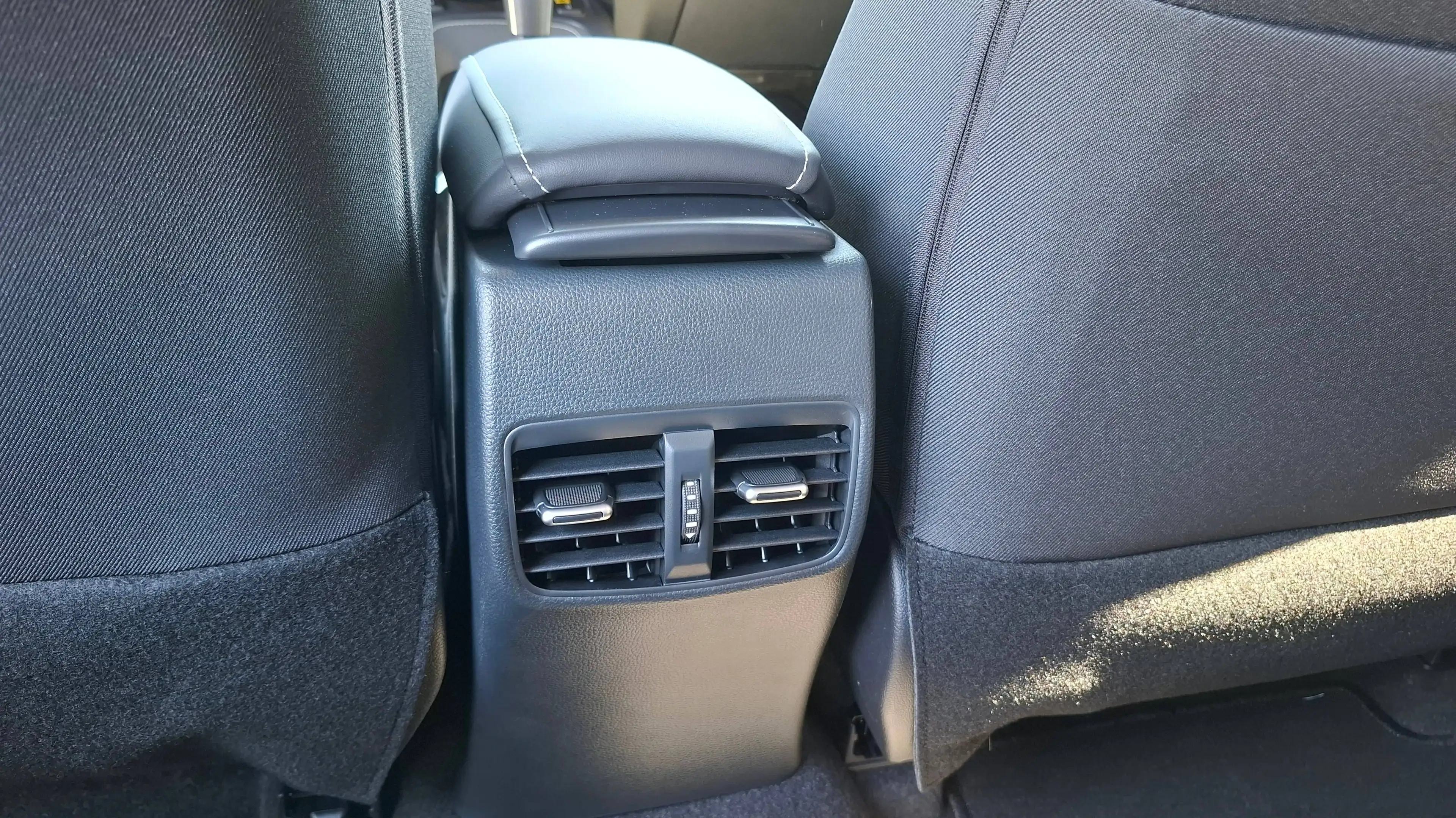 Suzuki Swace 1.8 Hybrid Comfort+ — photo 10