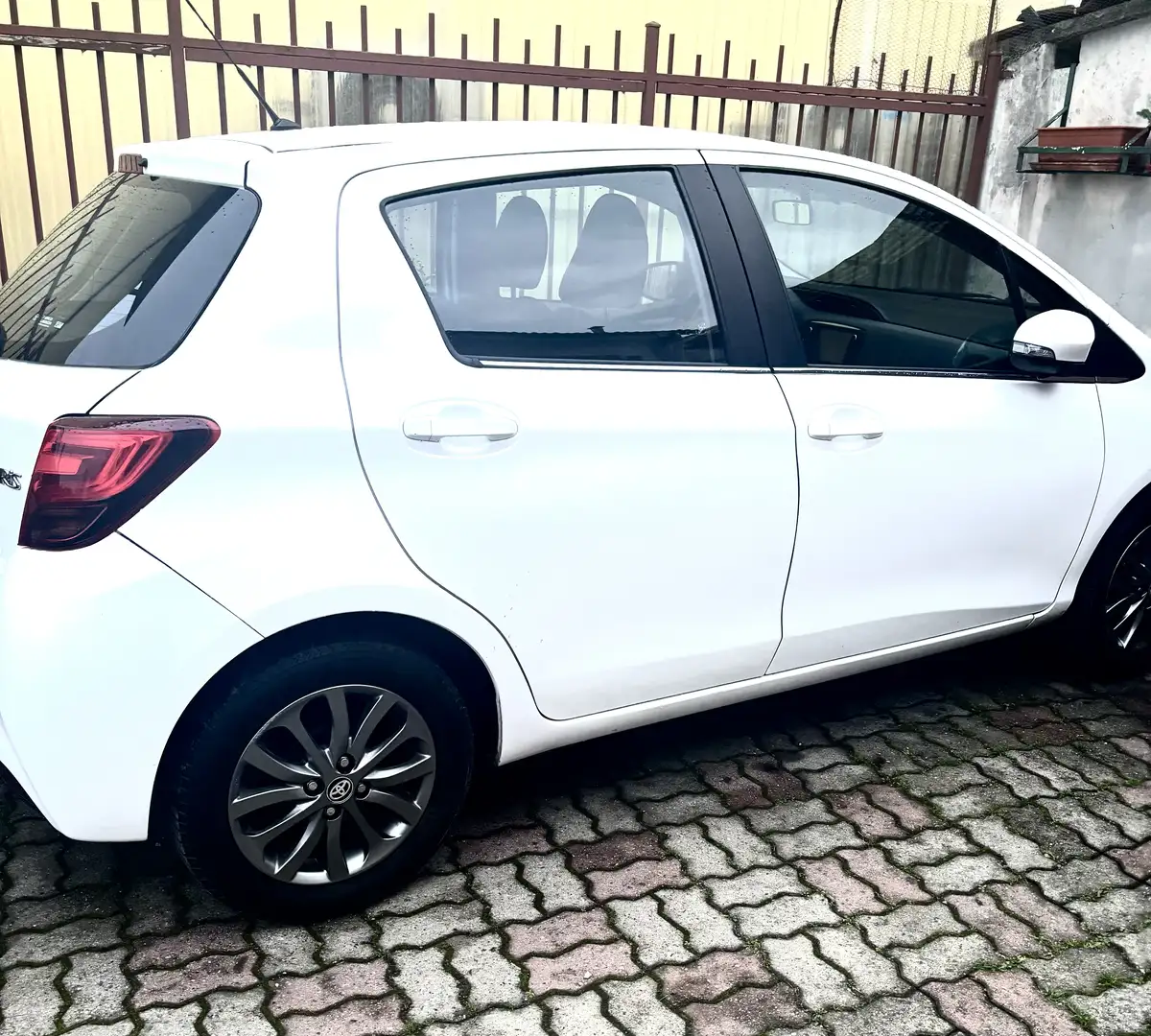 Toyota Yaris 5p 1.0 Active - 1