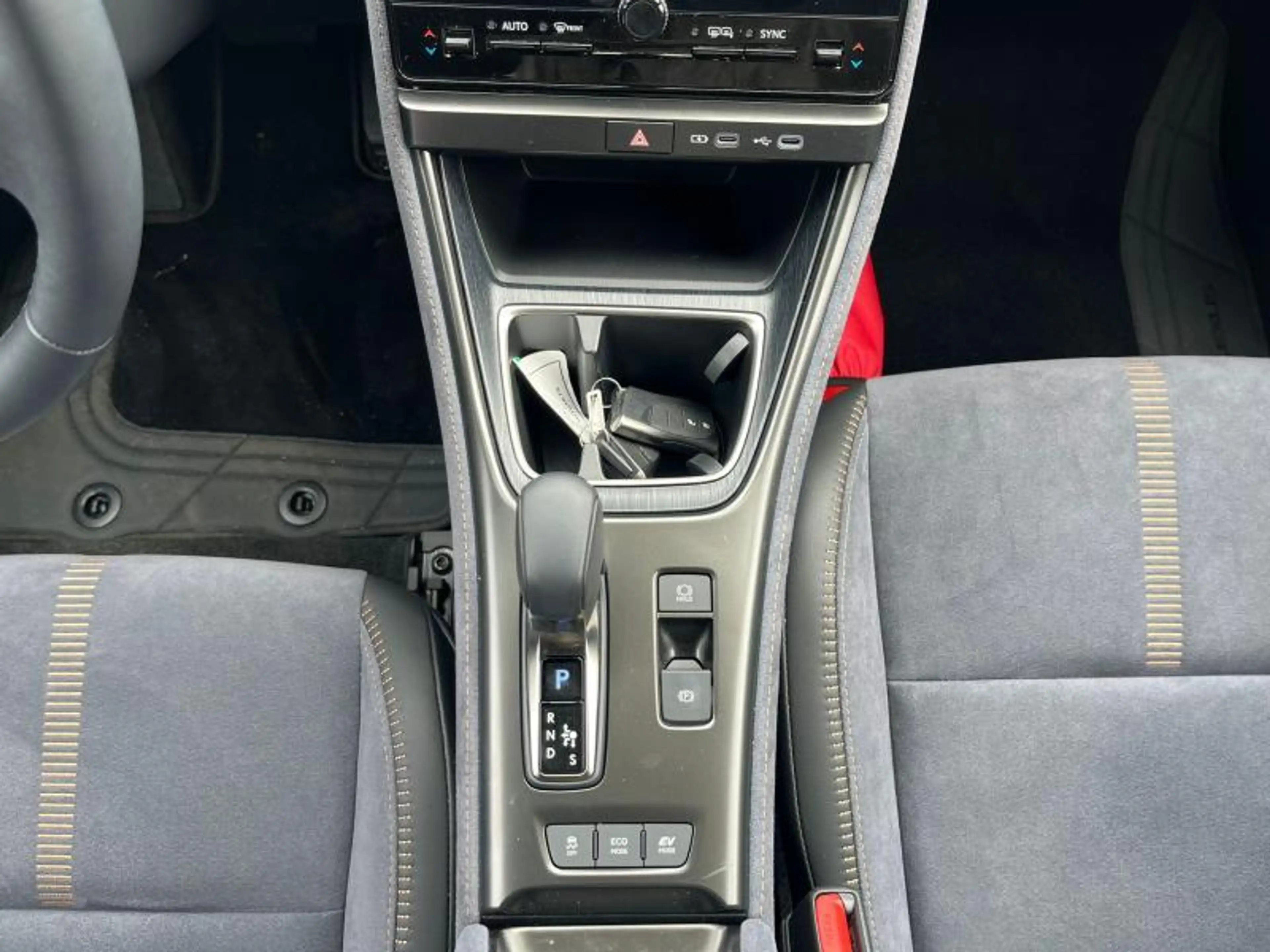 Lexus LBX Cool — photo 15