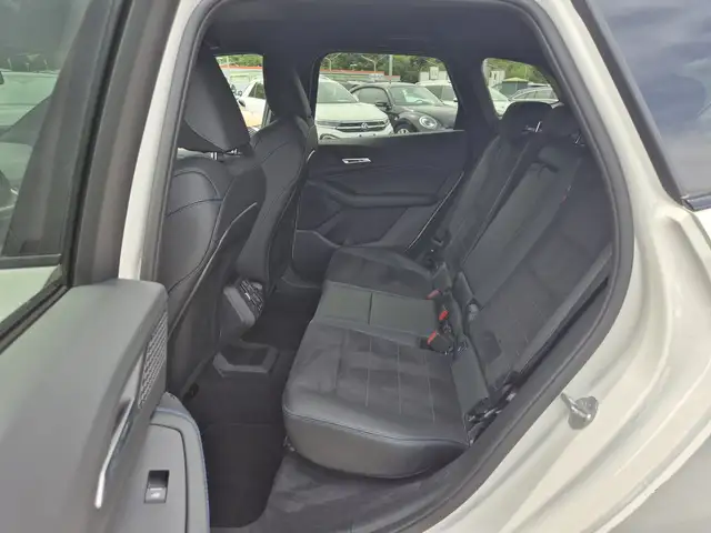 BMW 2 Series view 7