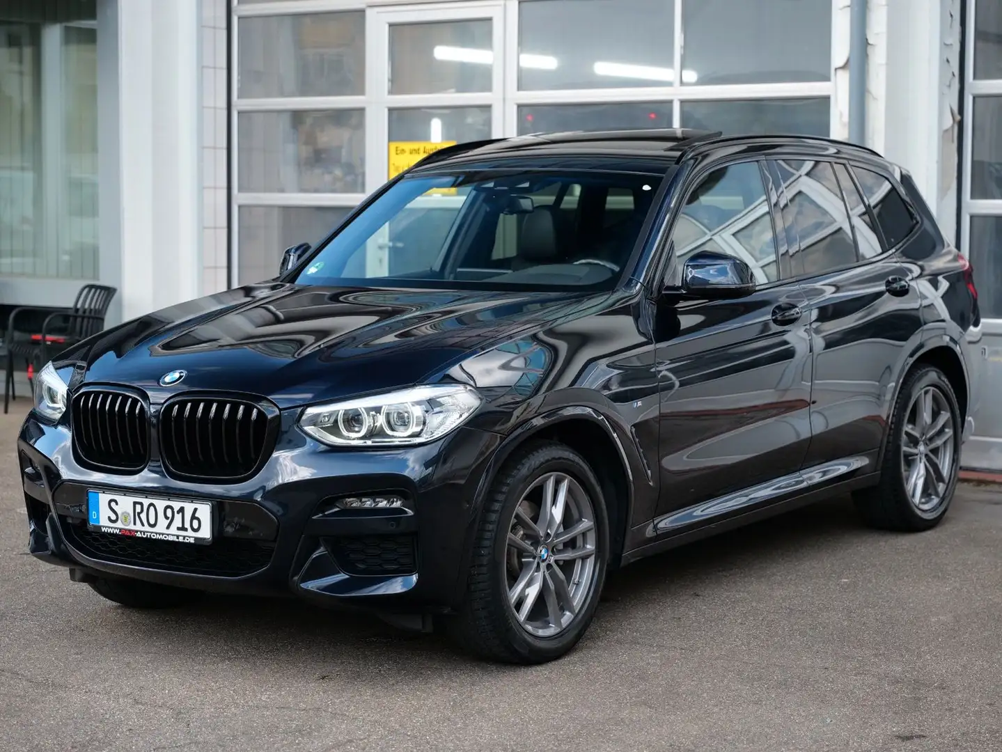 BMW X3 xDr 20d M SPORT+PAKET+LIVE PRO+PANO+CAM+AHK Zwart - 2