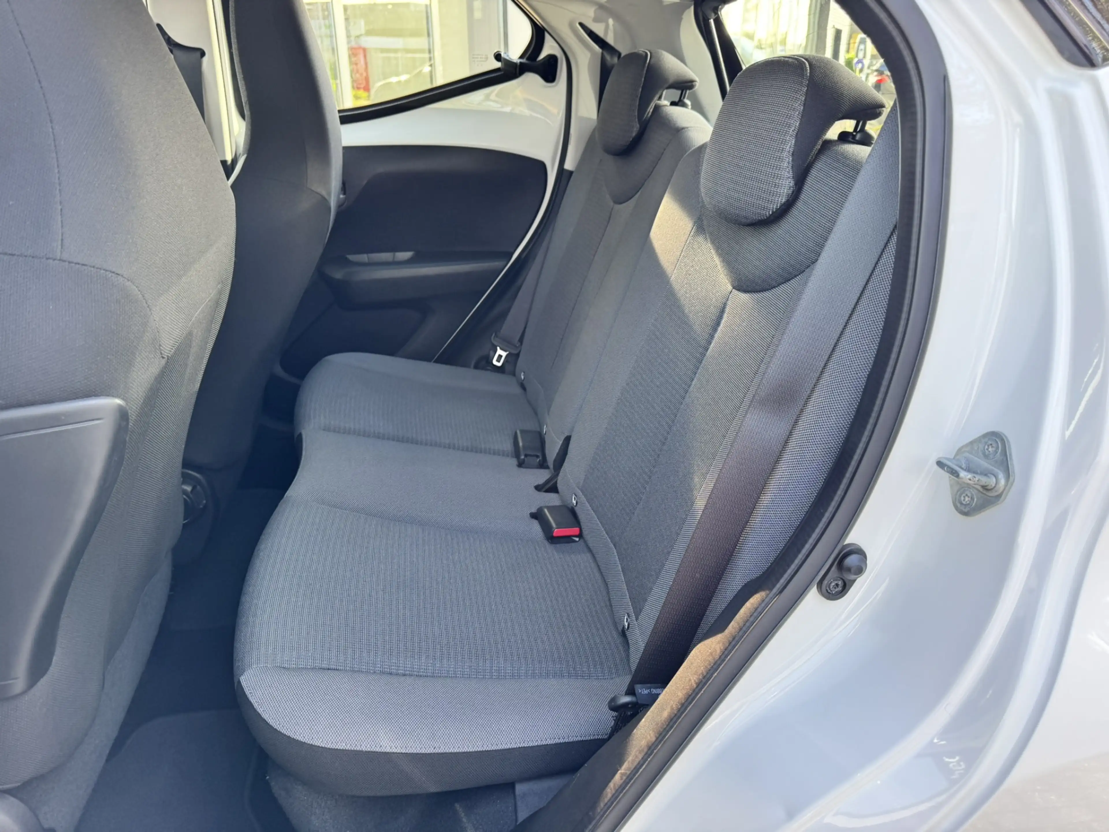 Toyota Aygo 1.0 VVT-i x-play*Airco*Carplay*Camera* — photo 10