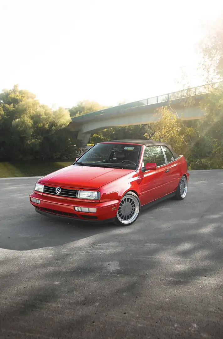 Volkswagen Golf Cabriolet 2.0L highline US Rouge - 1