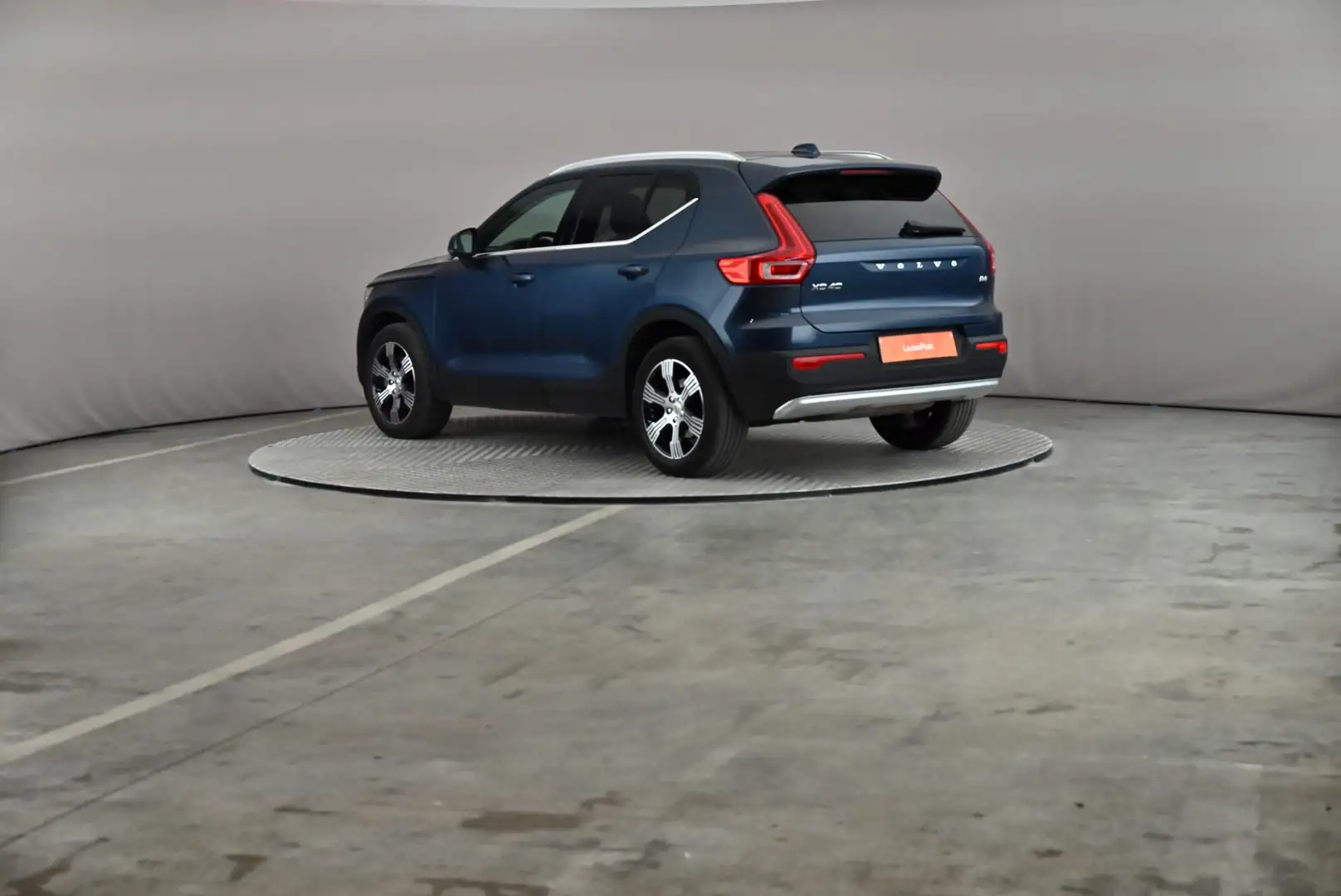 Volvo XC40 2.0 B4 4WD MHEV Inscription Geartr. Luxury LEDER/C Синій - 2