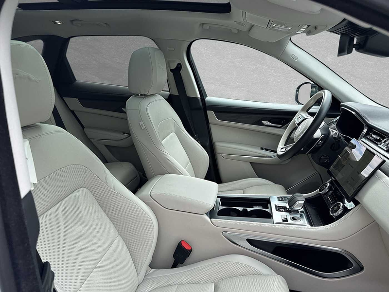 Jaguar F-Pace Plug-in-Hybrid P400e AWD S — photo 3