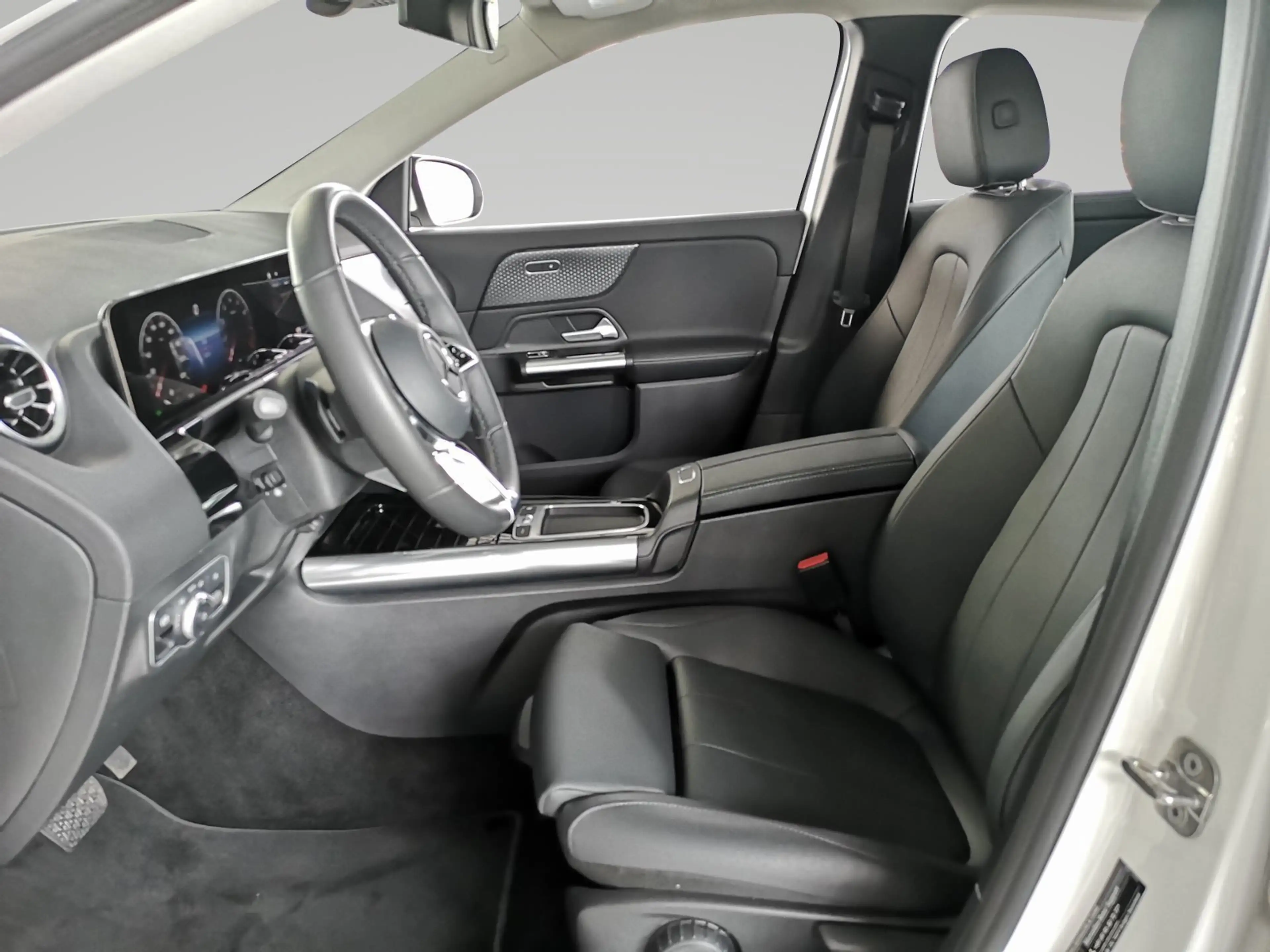 Mercedes-Benz GLA 180 Progressive ANHÄNGERKUPPLUNG+TOTWINKEL+W — photo 15