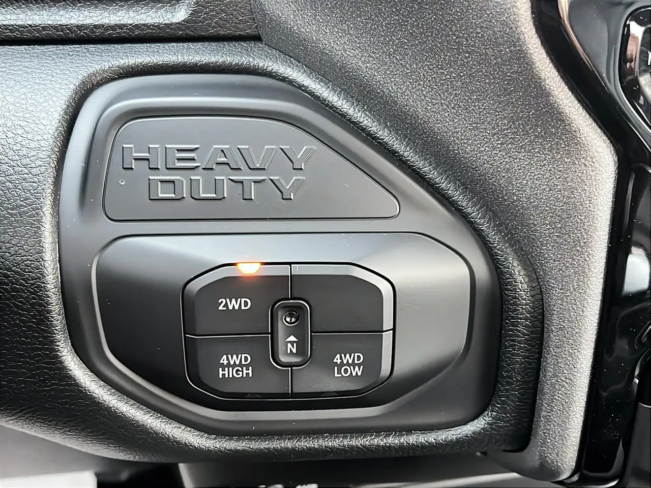 RAM 2500 снимка RAM 2500