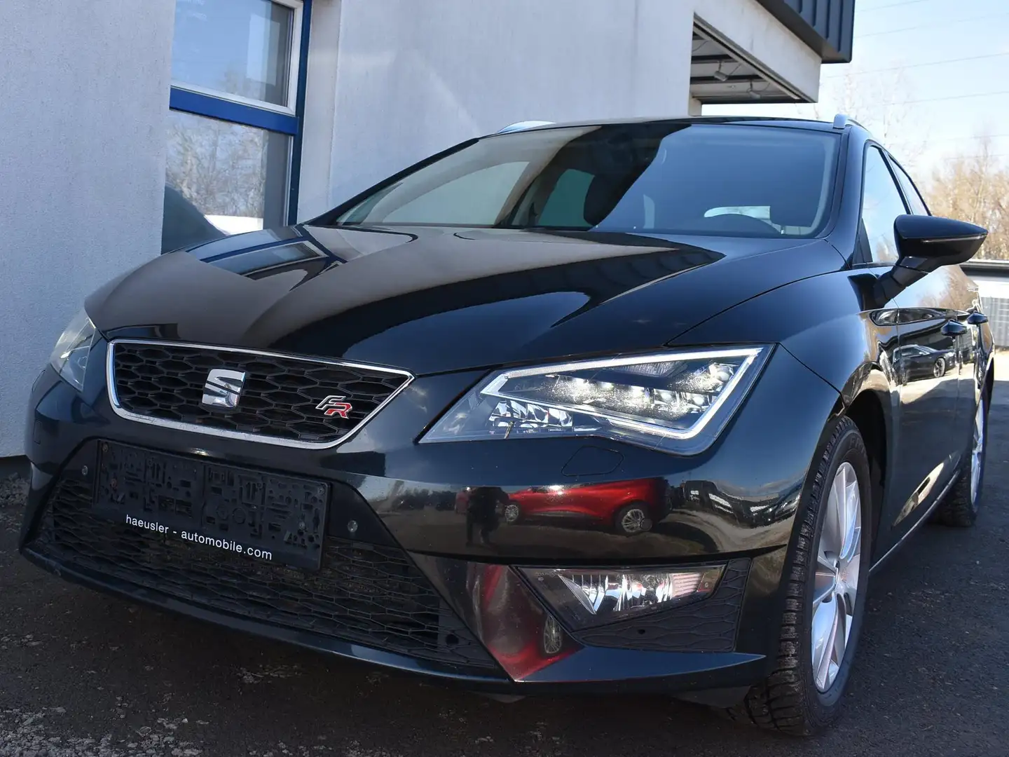 SEAT Leon ST 1,4TSI FR-Line Schwarz - 1