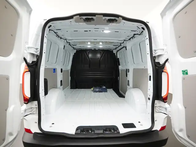 Volkswagen Transporter view 25