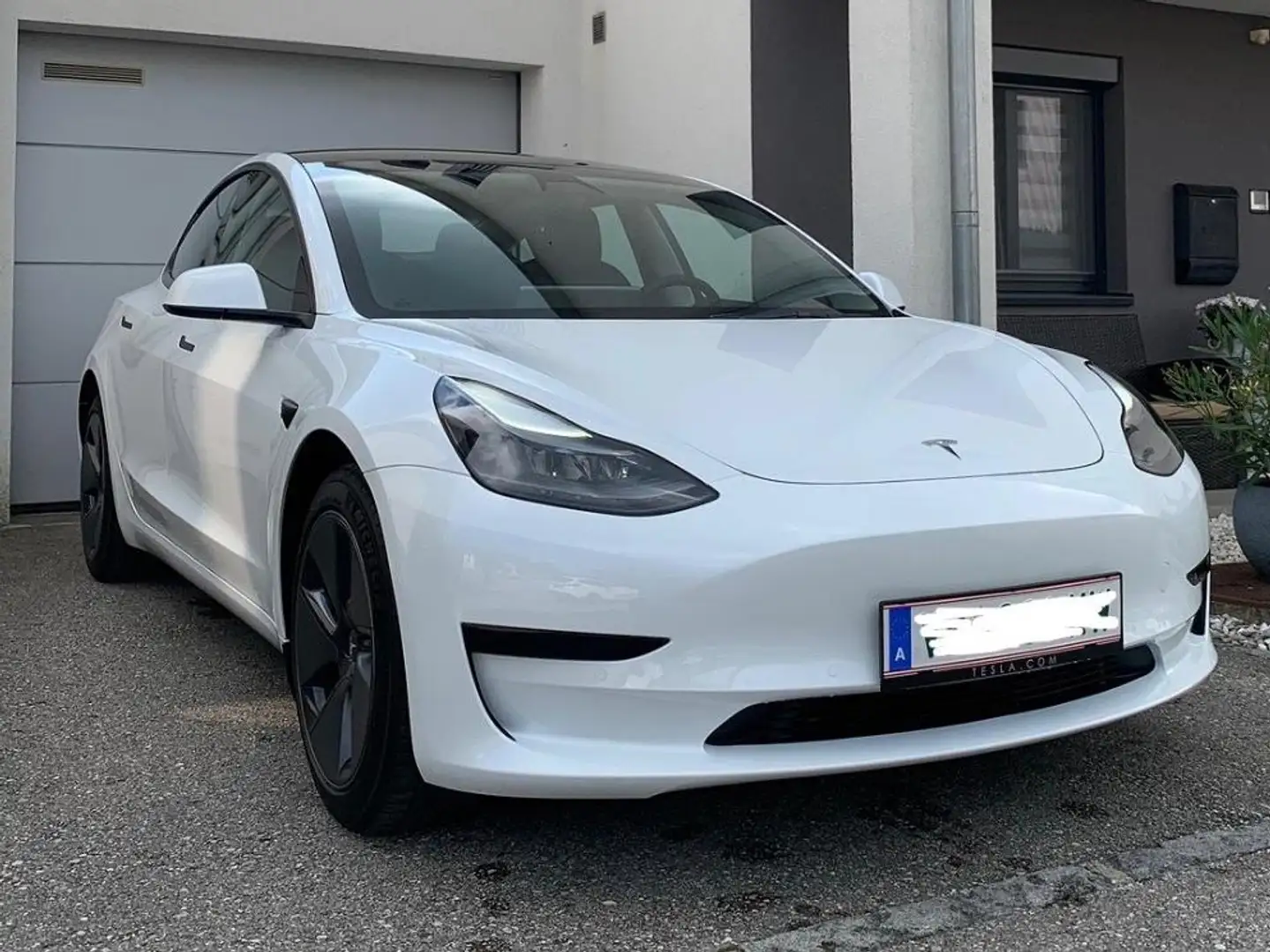 Tesla Model 3 Model 3 Standard Range RWD Plus 57,5kWh RWD Plus Weiß - 1