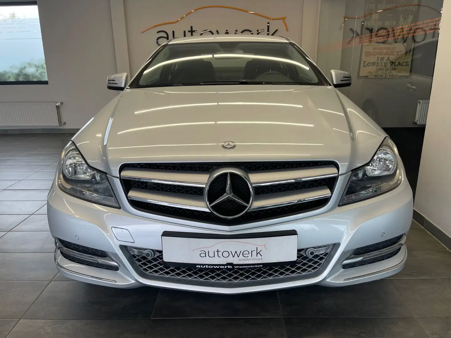 Mercedes-Benz C 180 CGI Coupe BlueEfficiency*Navi/PTS/Sitzhzg* Silber - 2