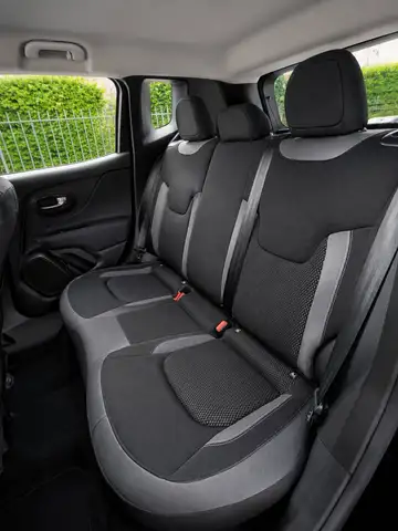 Jeep Renegade view 10
