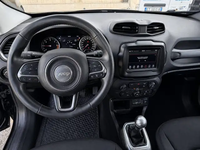 Jeep Renegade view 7