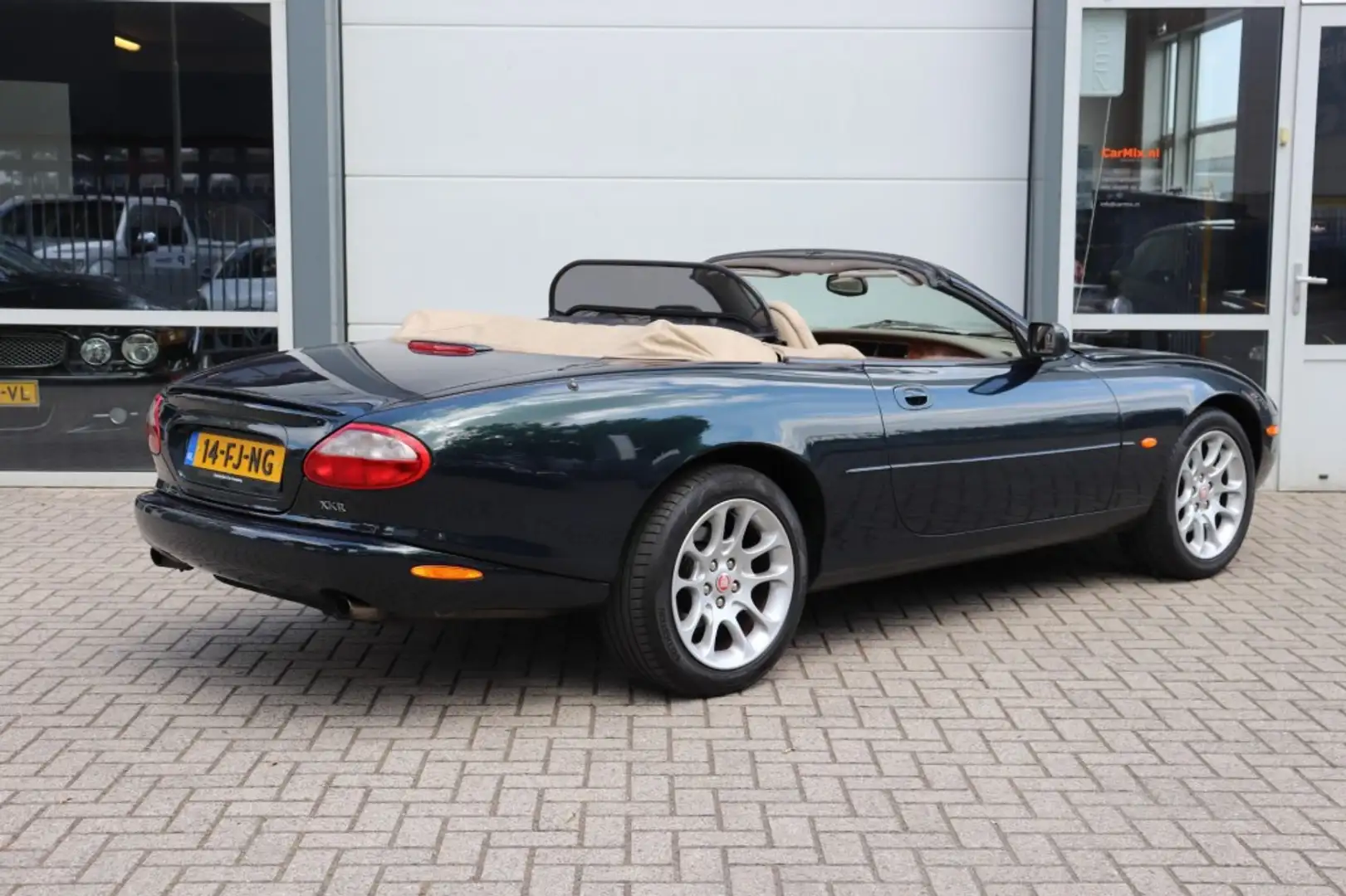 Jaguar XKR 4.0 V8 CONVERTIBLE Verde - 2