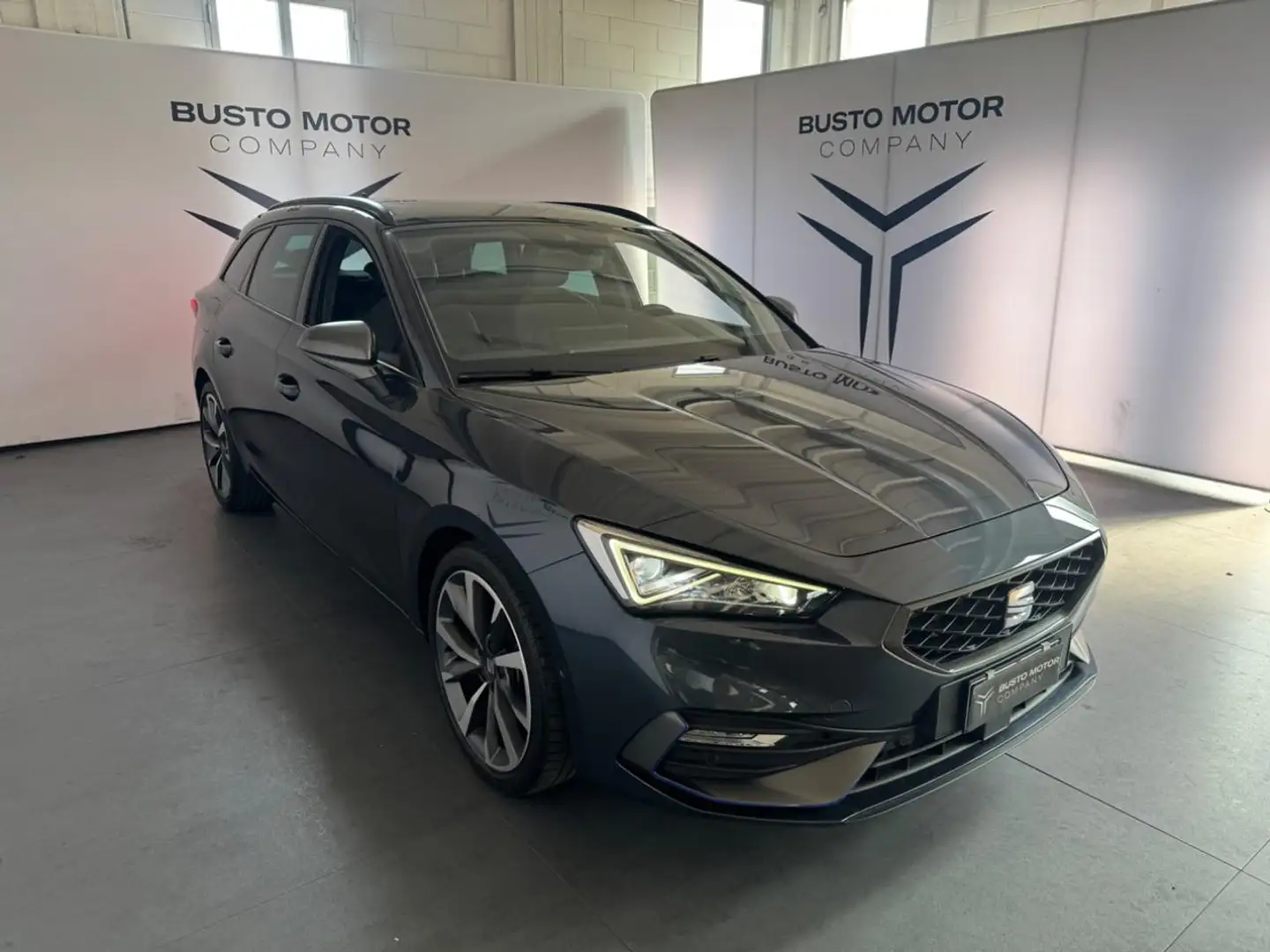 SEAT Leon Sportstourer 1.5 TSI 150 CV FR Grigio - 1
