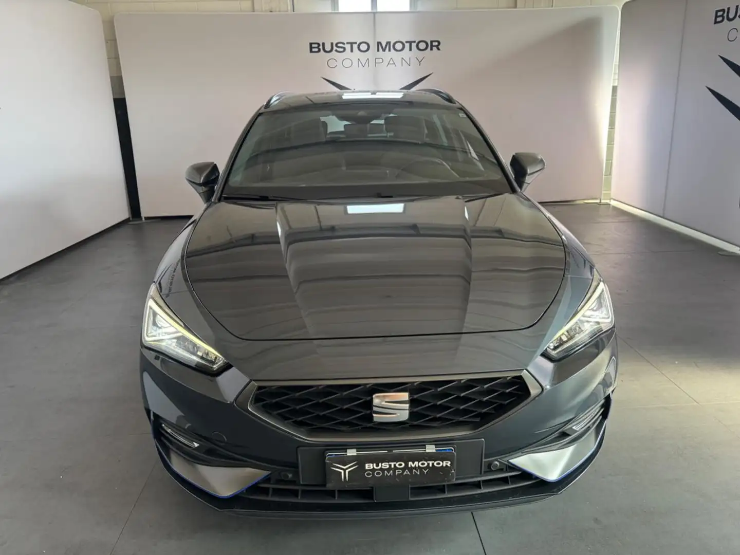 SEAT Leon Sportstourer 1.5 TSI 150 CV FR Grigio - 2