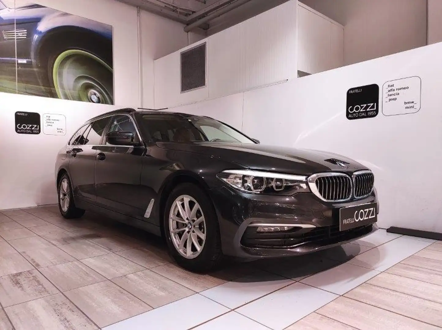 BMW 530 - 530d xDrive Touring Business Grigio - 1