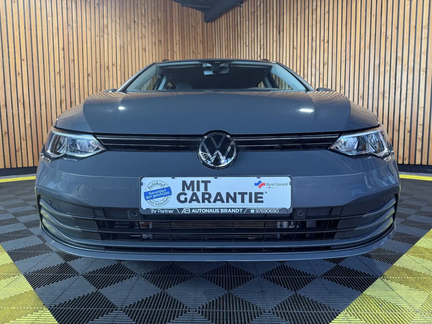 Volkswagen Golf Variant 2,0 TDI DSG Life *Navi*ACC*LED*Kam* Grau - 2