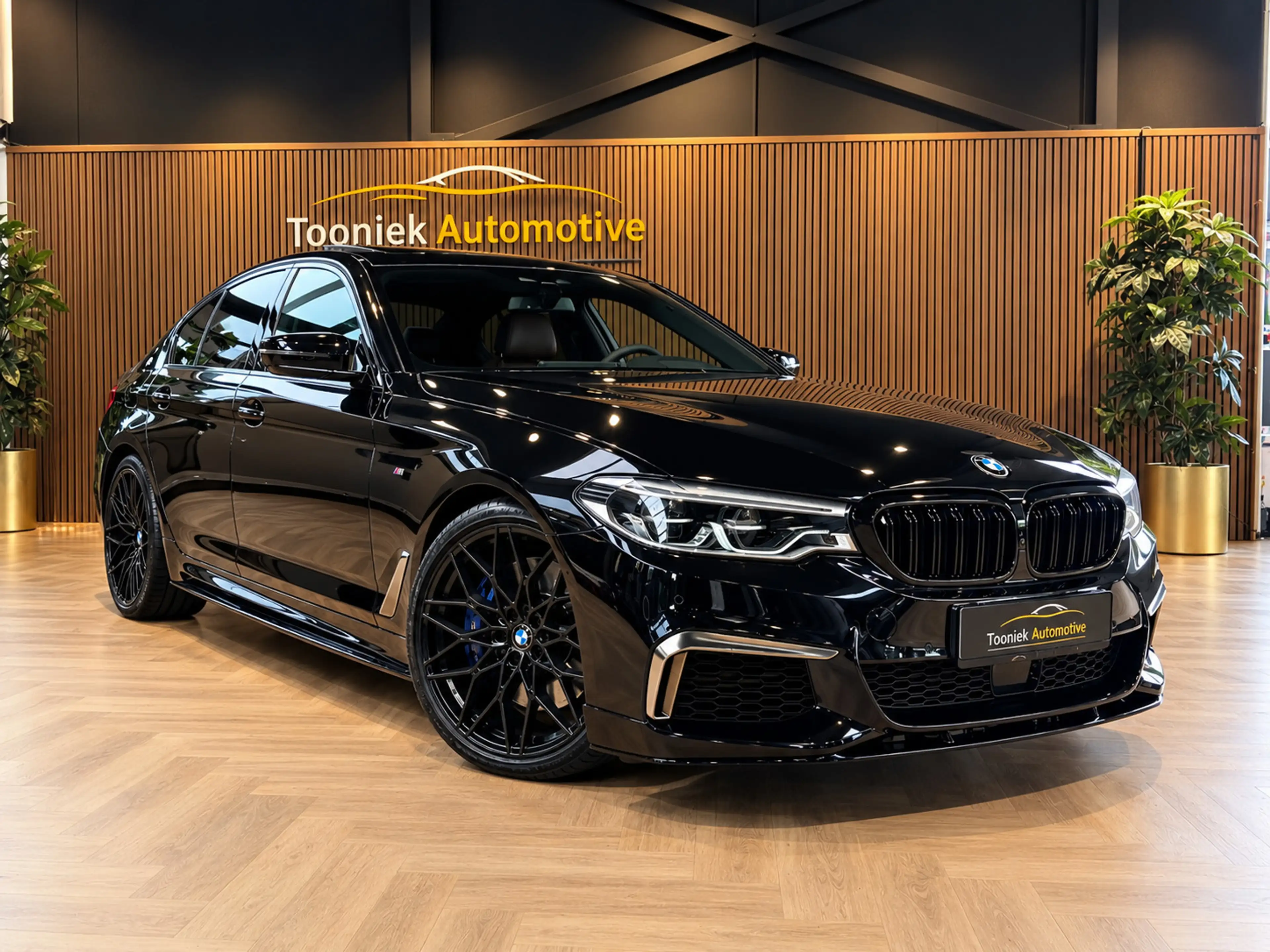 BMW M550 5-serie M550i xDrive High Executive Bom vol | lede