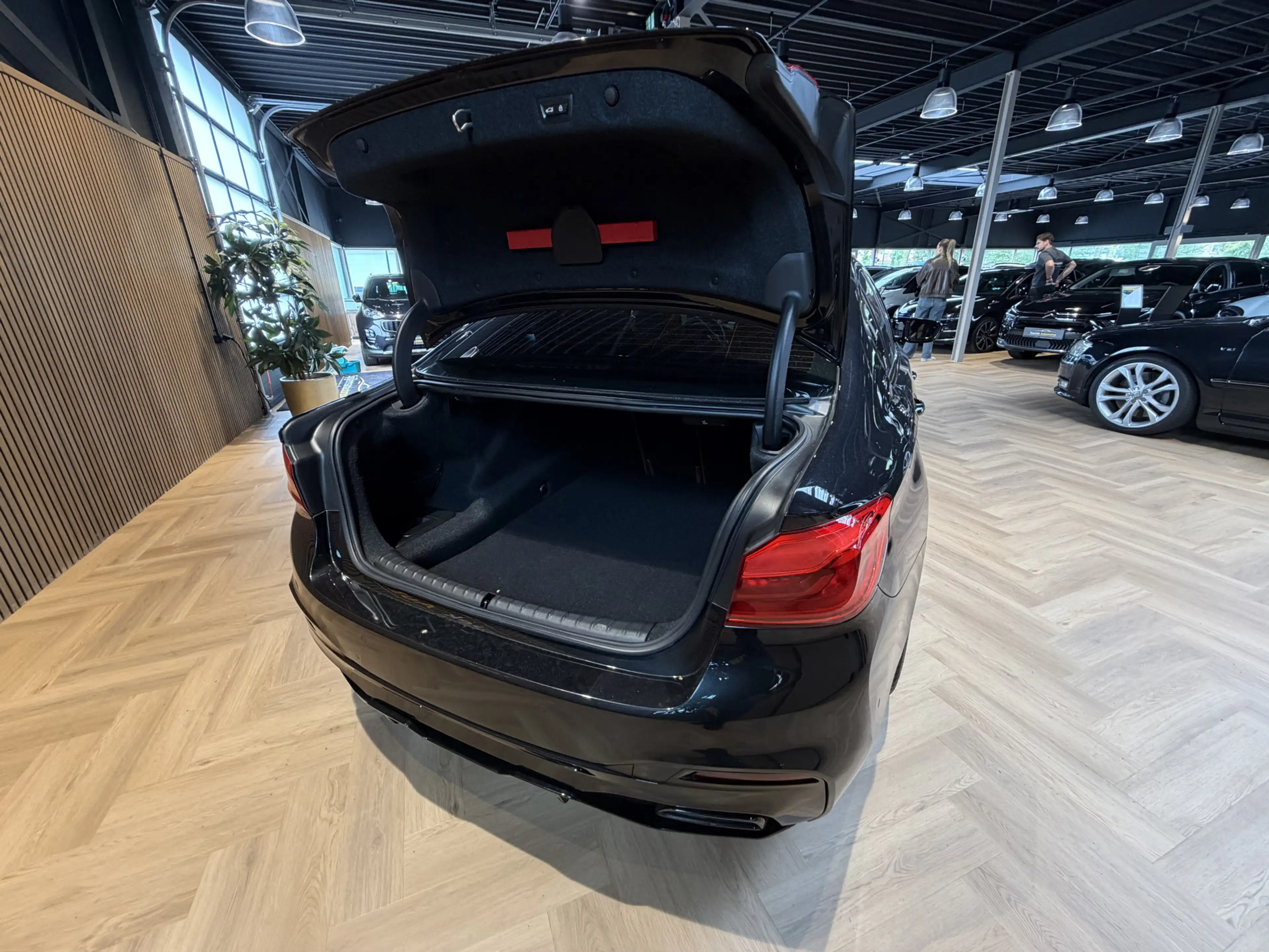 BMW M550 5-serie M550i xDrive High Executive Bom vol | lede — photo 6