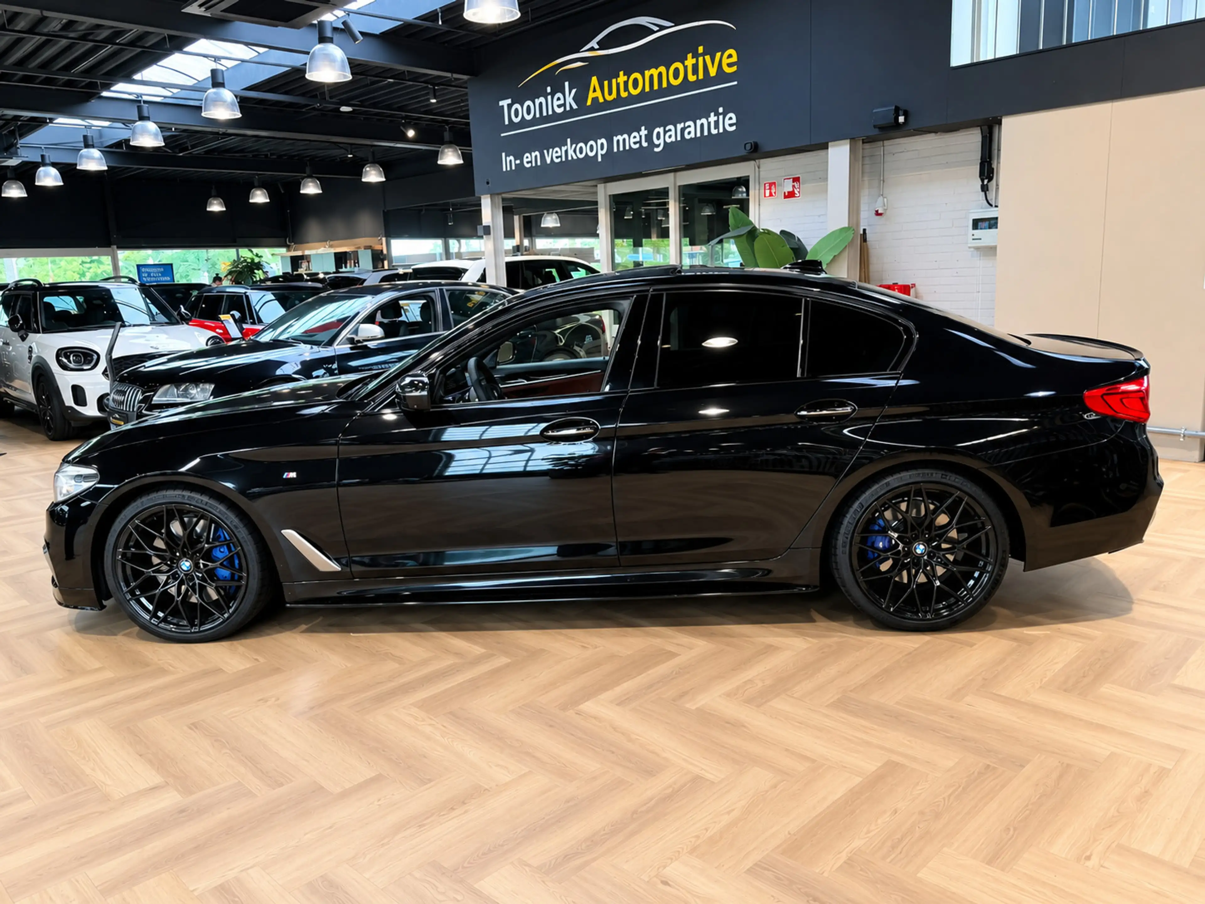 BMW M550 5-serie M550i xDrive High Executive Bom vol | lede — photo 4