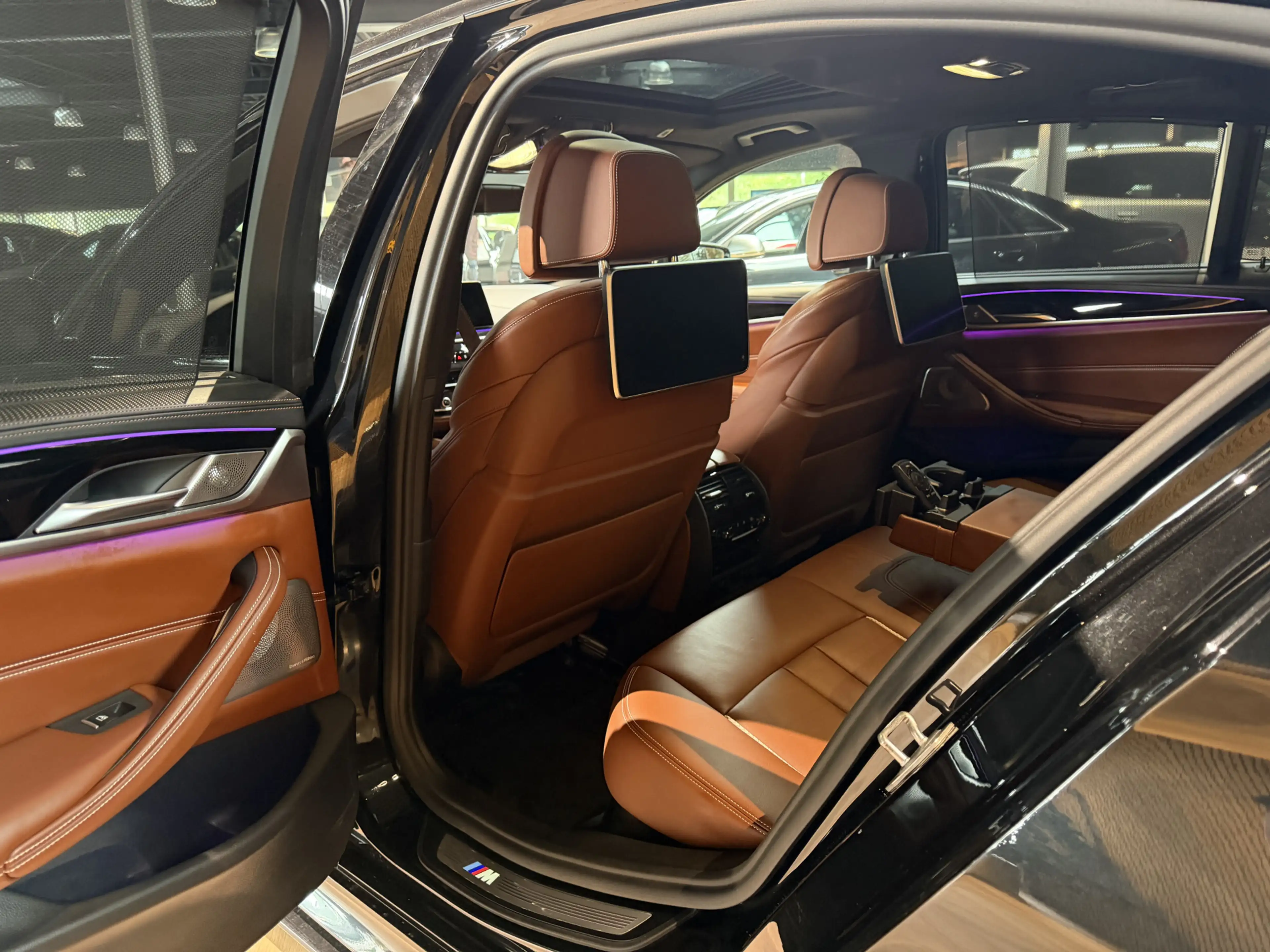 BMW M550 5-serie M550i xDrive High Executive Bom vol | lede — photo 9