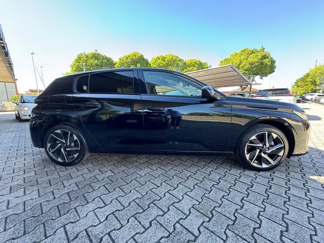 Peugeot 308 view 8