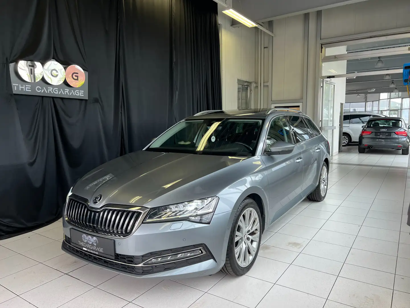 Skoda Superb Style 1 BESITZ! Grijs - 1