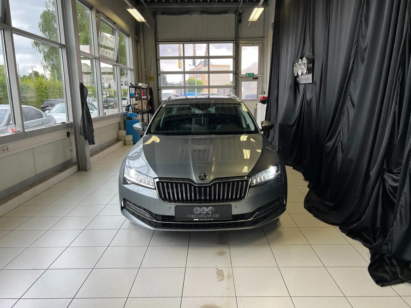 Skoda Superb Style 1 BESITZ! Grijs - 2