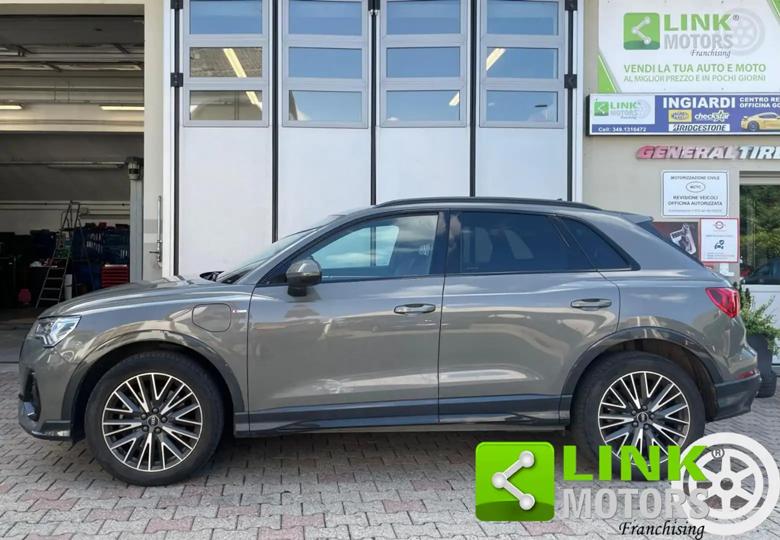 Audi Q3 S-tronic S-line plug-in Hybrid Identity Black Grigio - 2