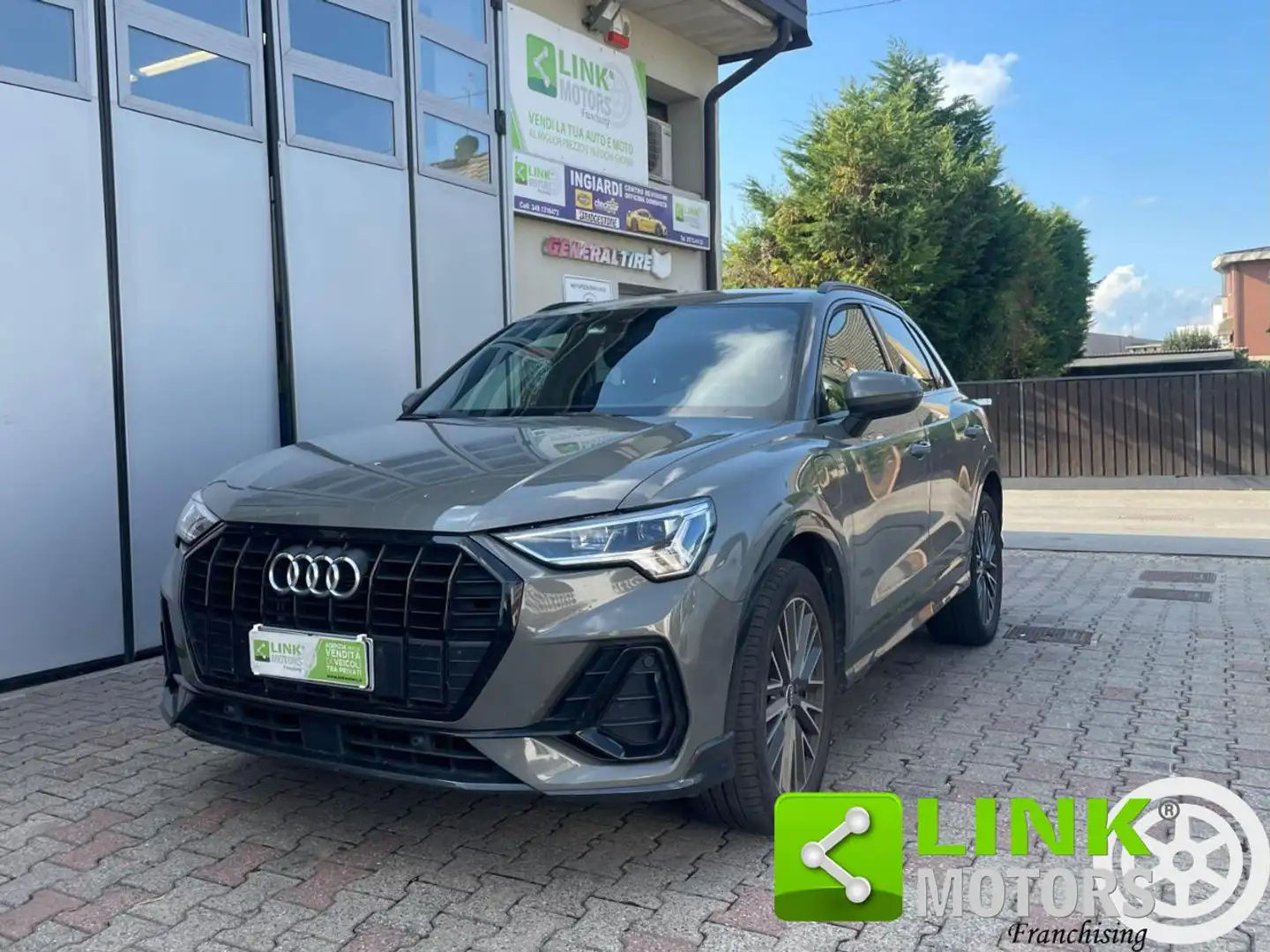 Audi Q3 S-tronic S-line plug-in Hybrid Identity Black Grigio - 1
