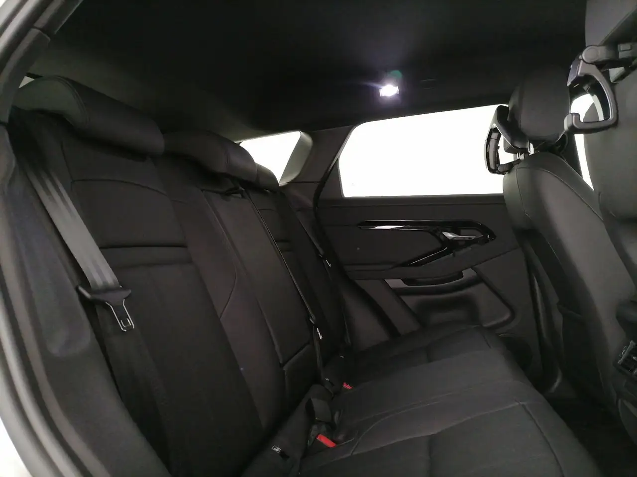 Land Rover Range Rover Evoque 2026 — фото 12