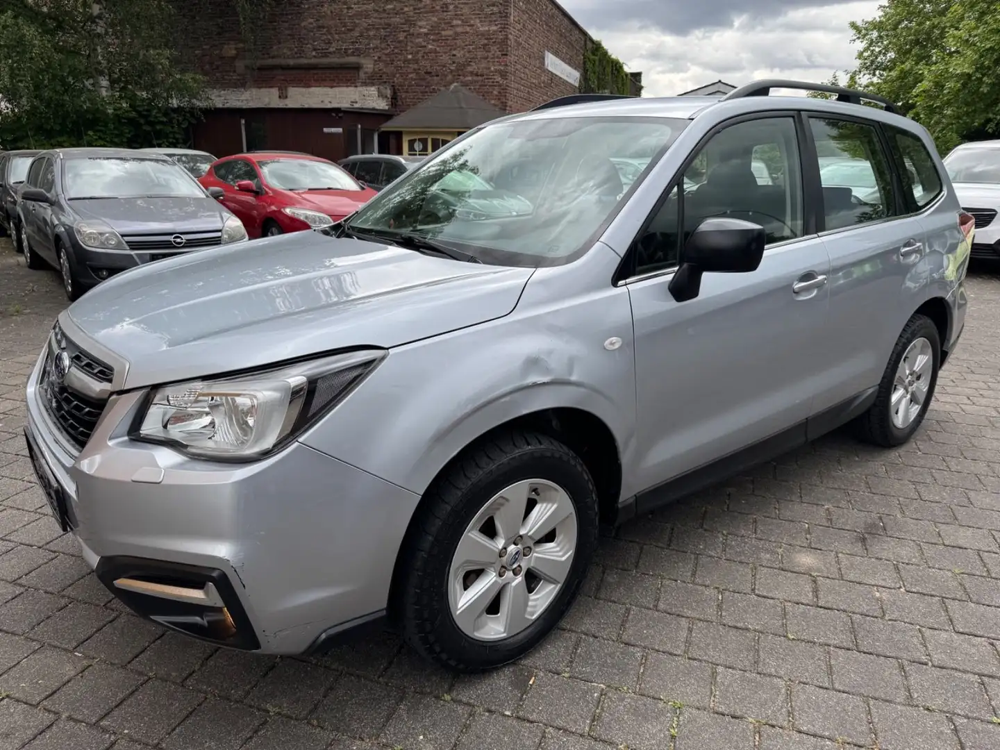 Subaru Forester 2.0 Active AHK/TÜV 08/26/KLIMAAUTOMATIK Stříbrná - 1