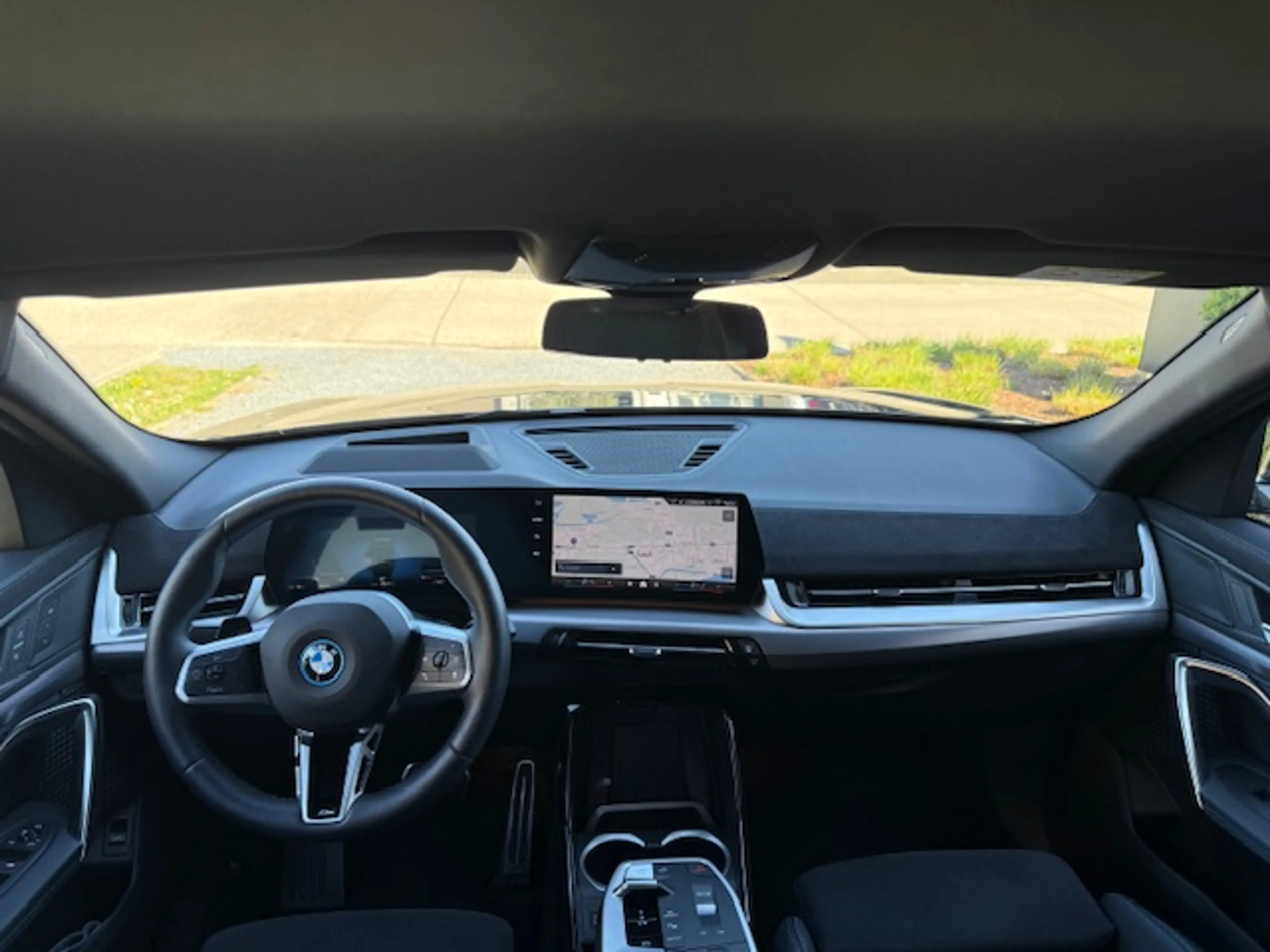 BMW iX2 iX2 eDrive20 M Sport Pro / Driving Assistant Professional/nnovation Pack... — photo 9