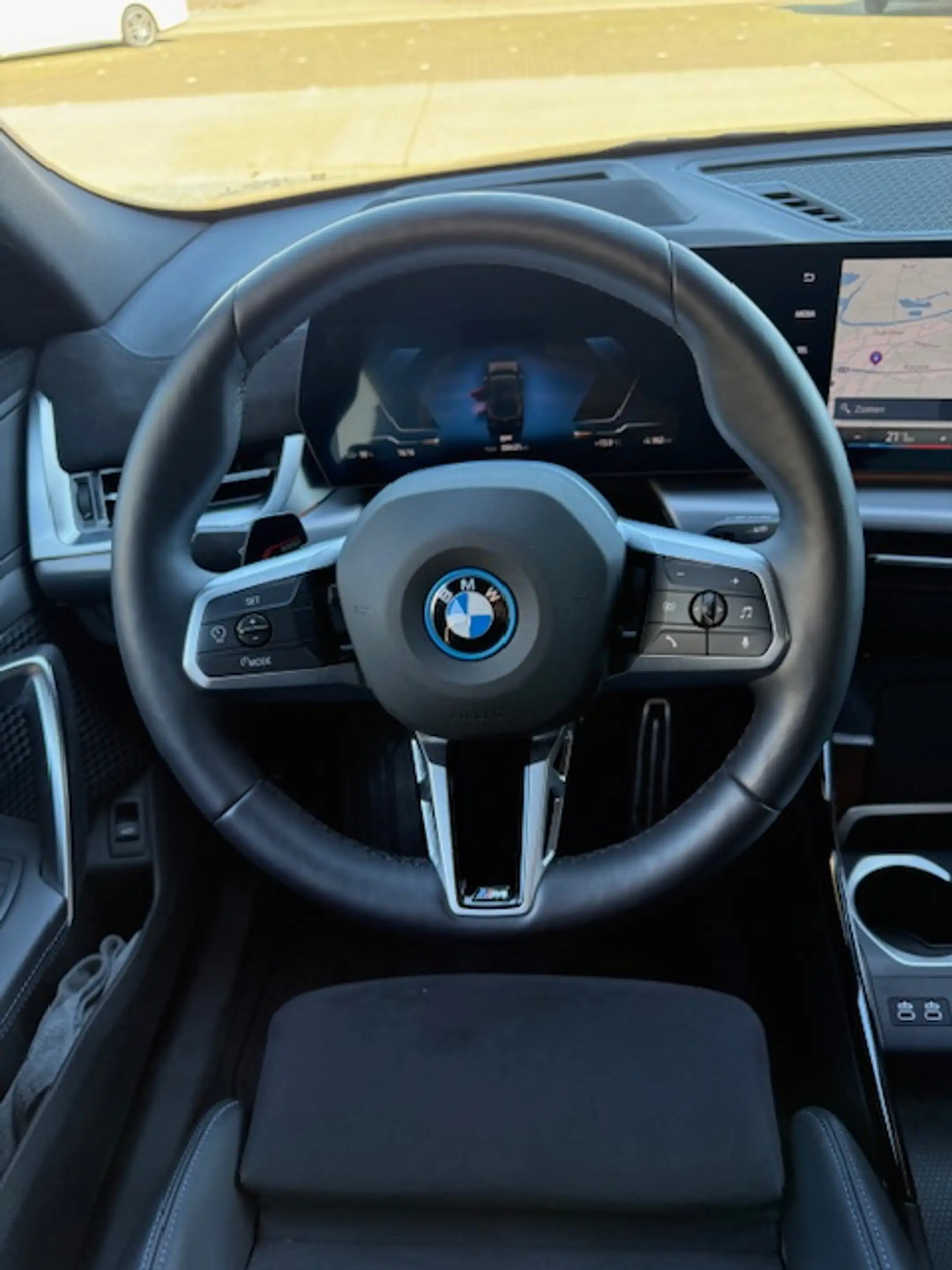 BMW iX2 iX2 eDrive20 M Sport Pro / Driving Assistant Professional/nnovation Pack... — photo 10