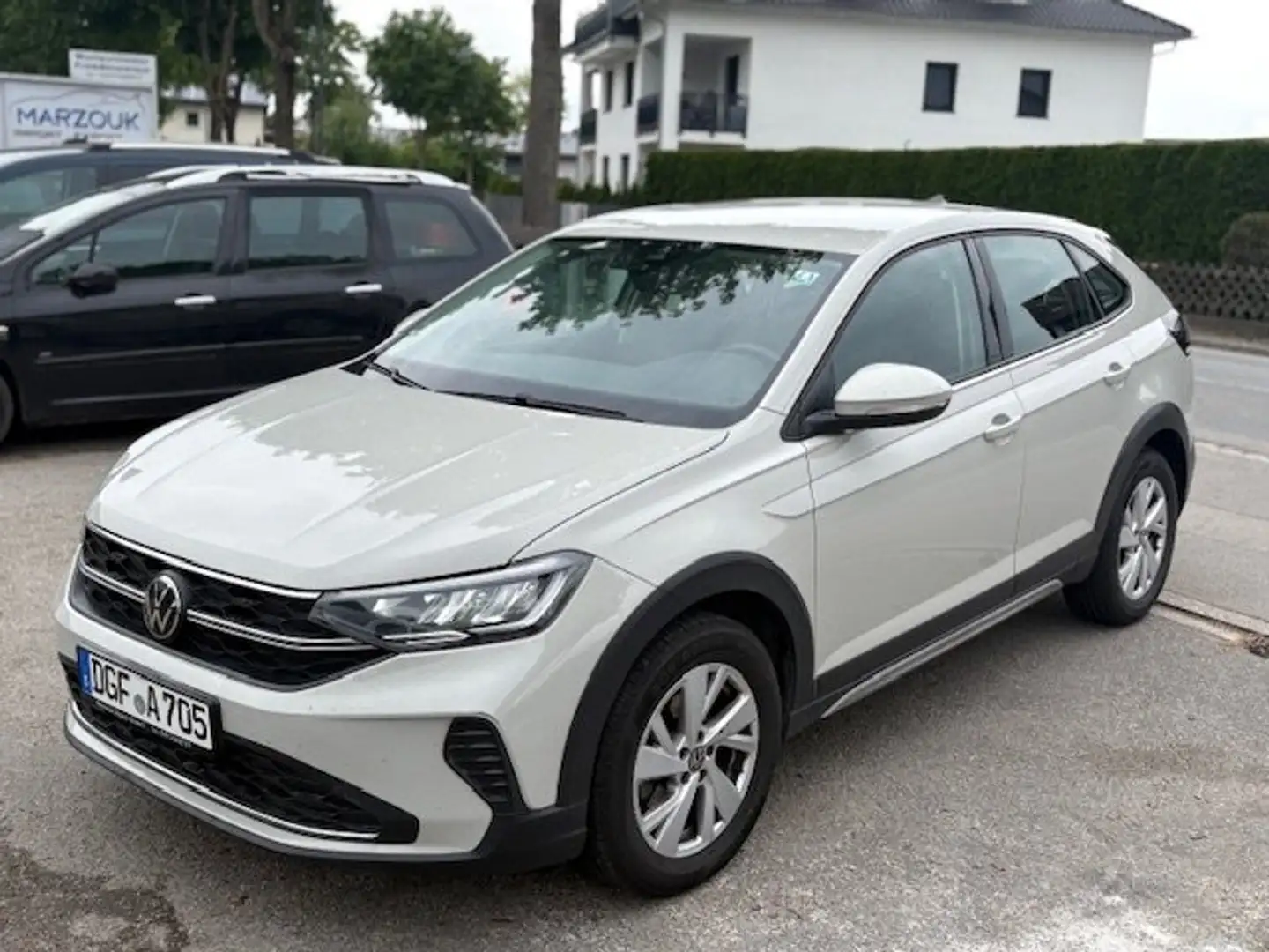 Volkswagen Taigo Life Automatik Grau - 1