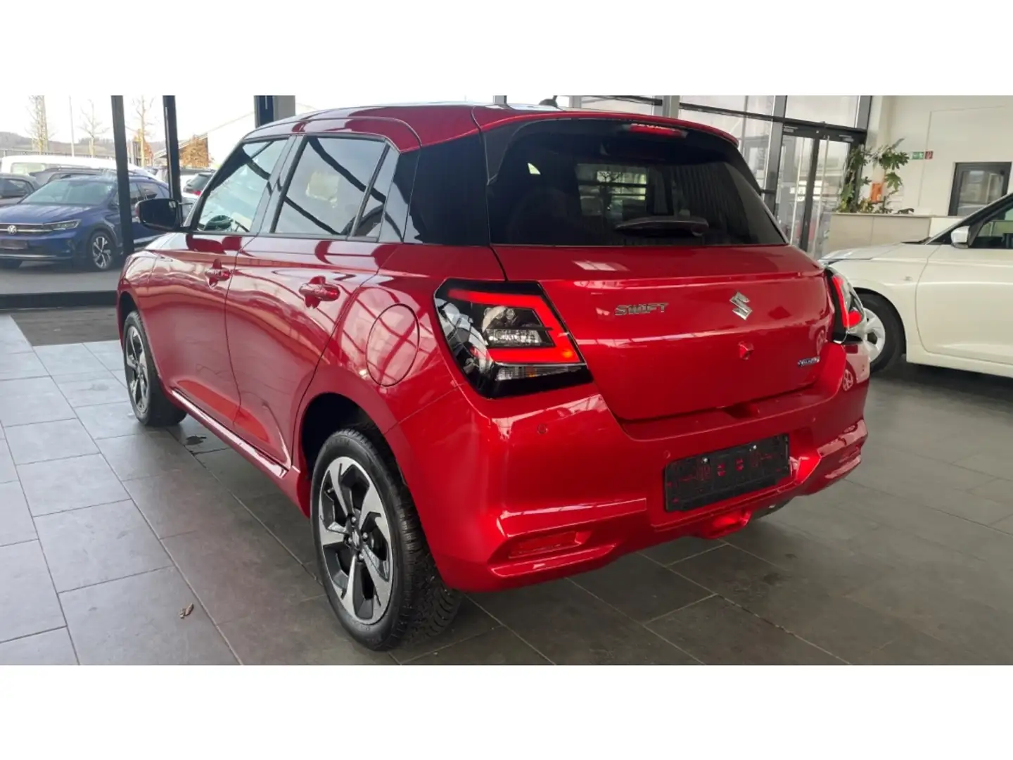 Suzuki Swift 1.2 Comfort + LED NAVI ACC Kamera SitzHZG APP Conn Rot - 2