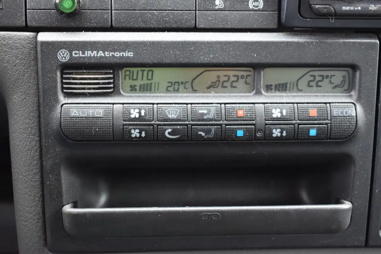 Volkswagen T4 Multivan 2,5 1.Hand| AUT.|Klimaaut.|AHK|El.FH, foto 12