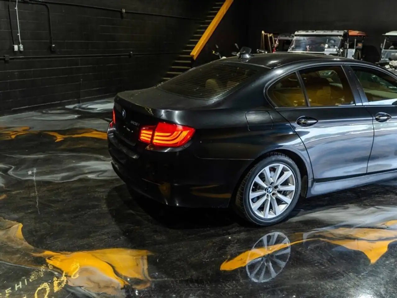 BMW 5 Series снимка BMW 5 Series