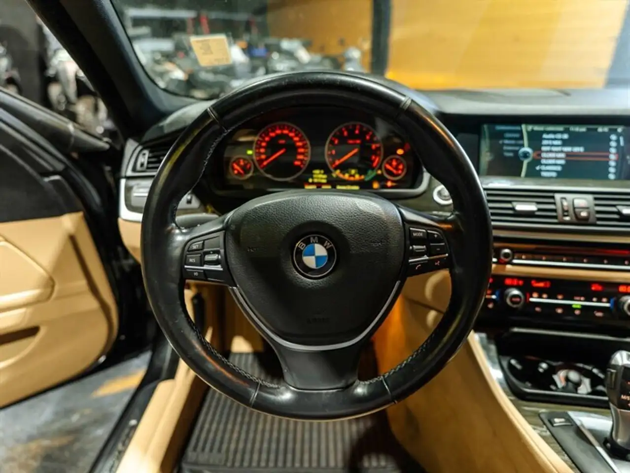 BMW 5 Series снимка BMW 5 Series
