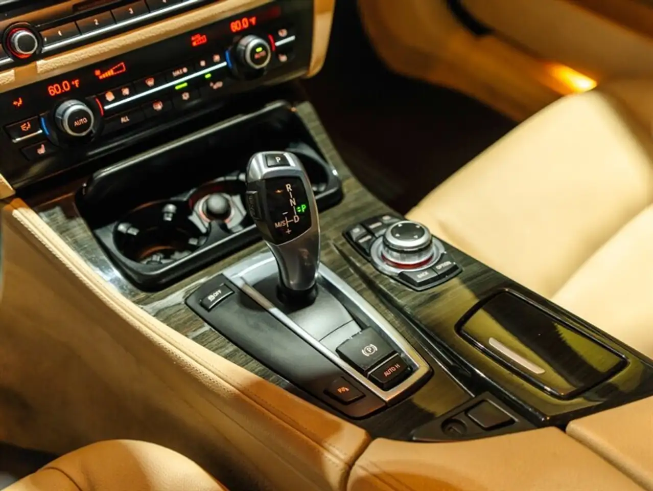BMW 5 Series снимка BMW 5 Series