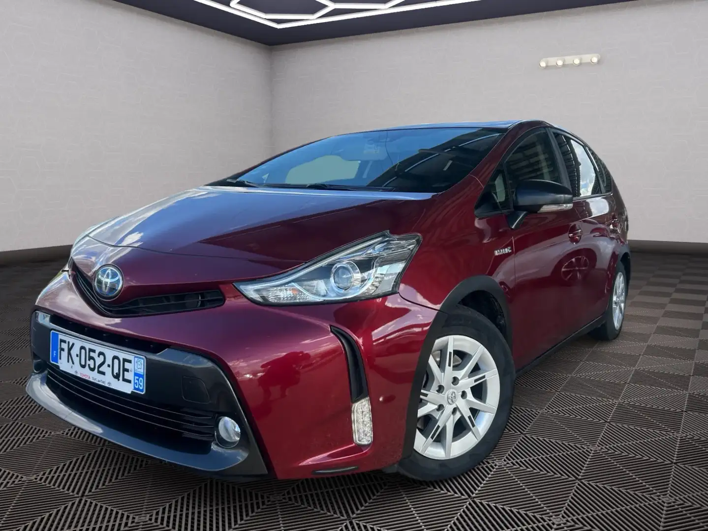 Toyota Prius+ Executive CVT Rouge - 1