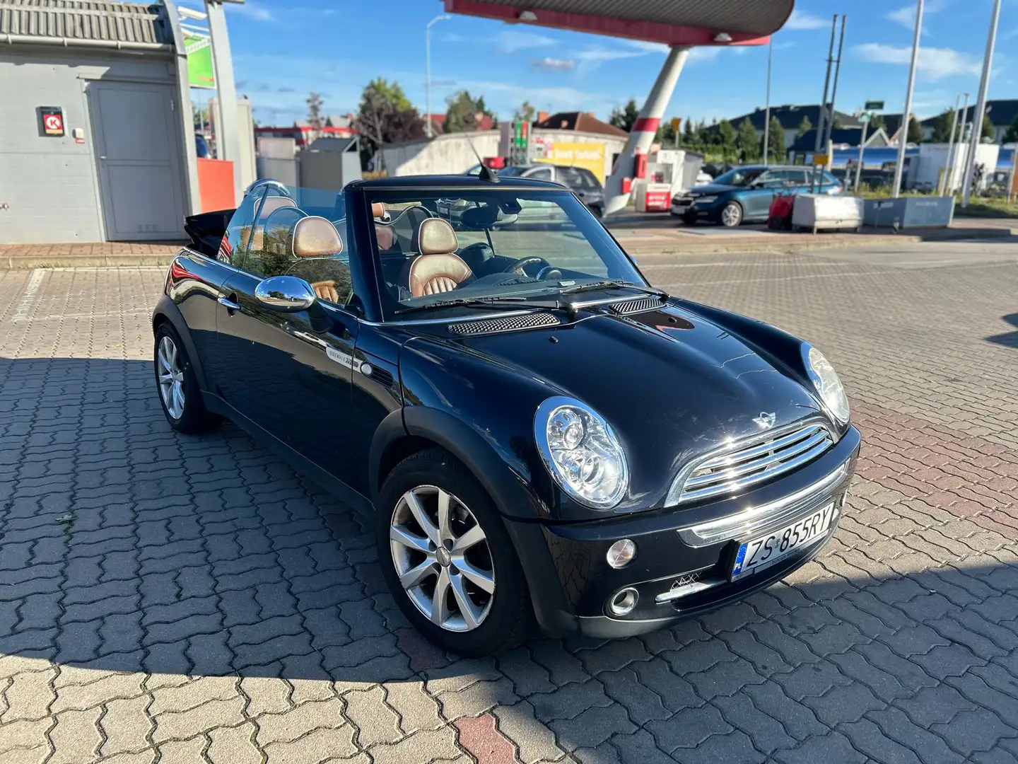 MINI Cooper Cabrio Sidewalk - 1