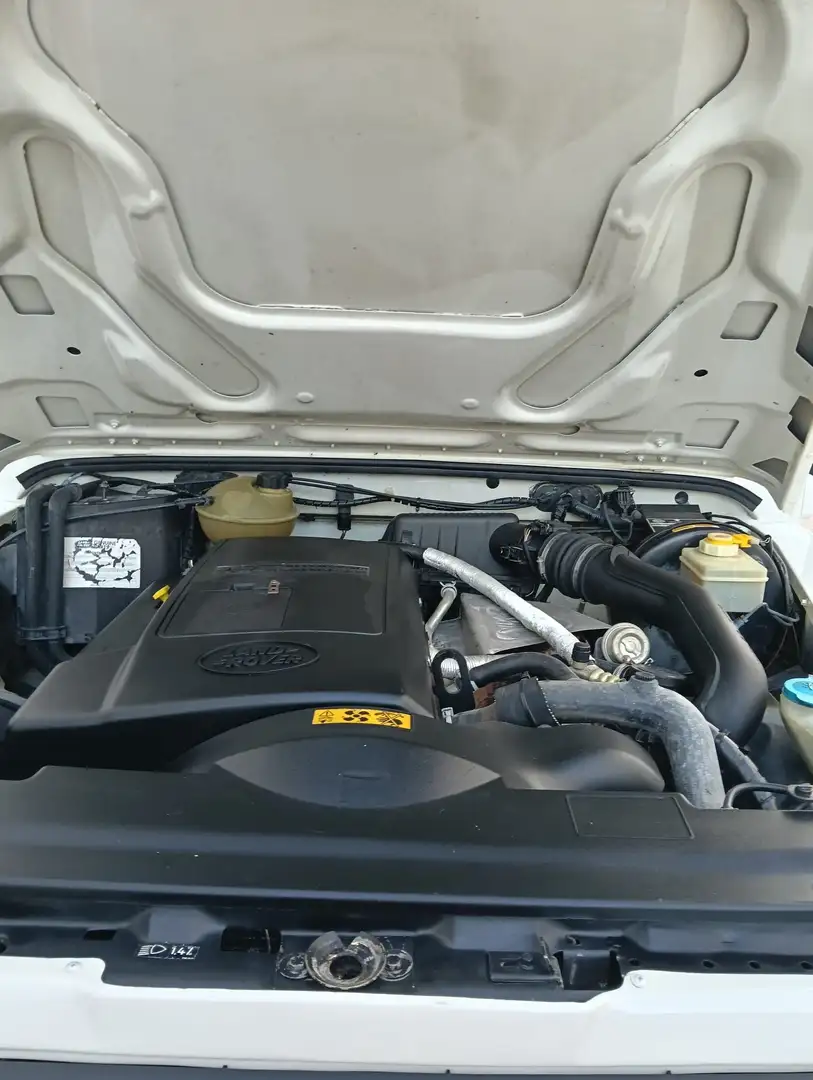 Land Rover Defender 110 TD5 , 5 puertas Blanco - 2