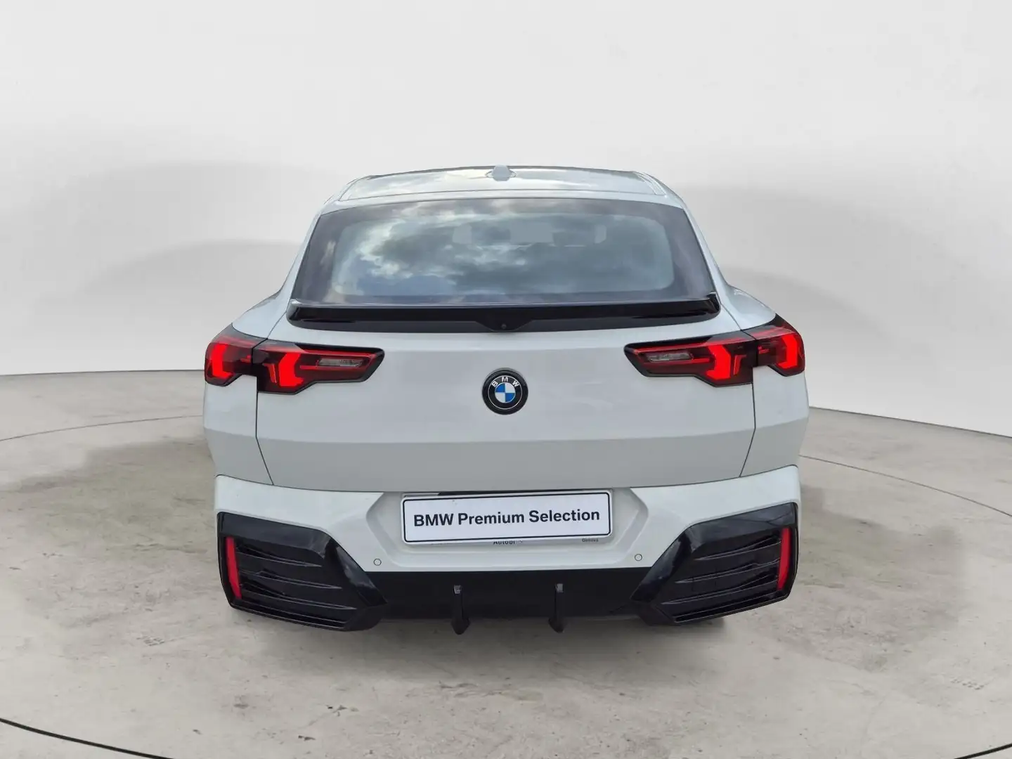 BMW X2 sdrive 18d MSport auto Bianco - 2